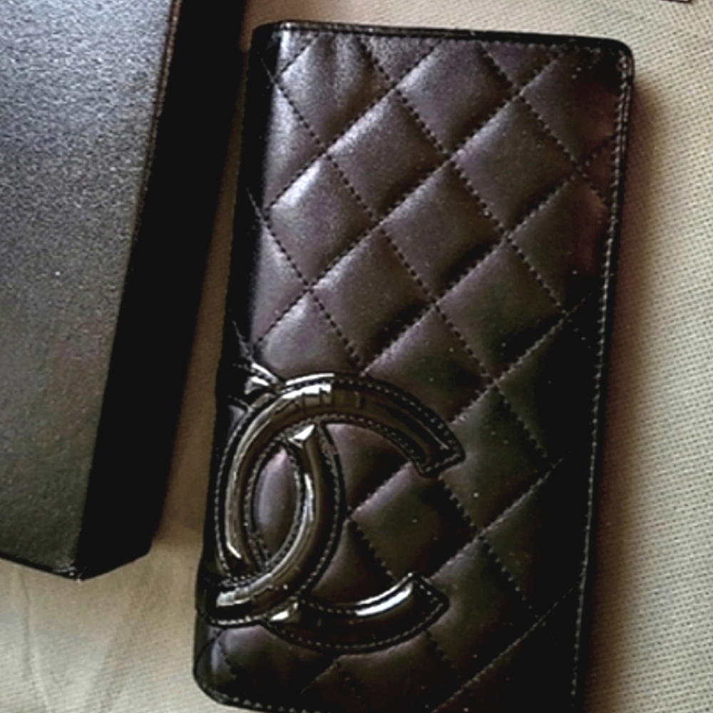 🌺 CHANEL CC Cambon Quilted Logo Bifold Wallet in Black & Hot Pink Pre-owned - Picture 13 of 15